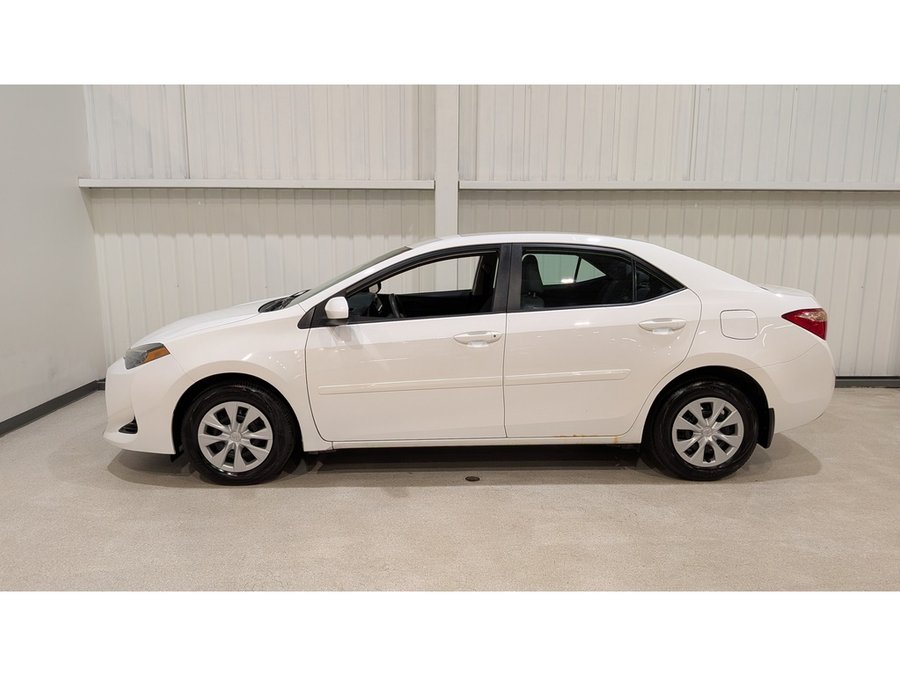 Toyota Corolla CE Manual 2018 Blanc