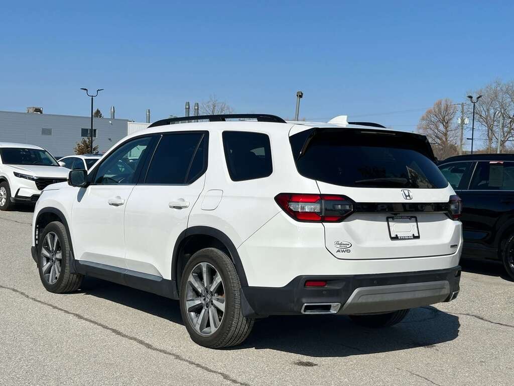 Honda HondaPilot Touring 2023 Blanc Gatineau - photo #3