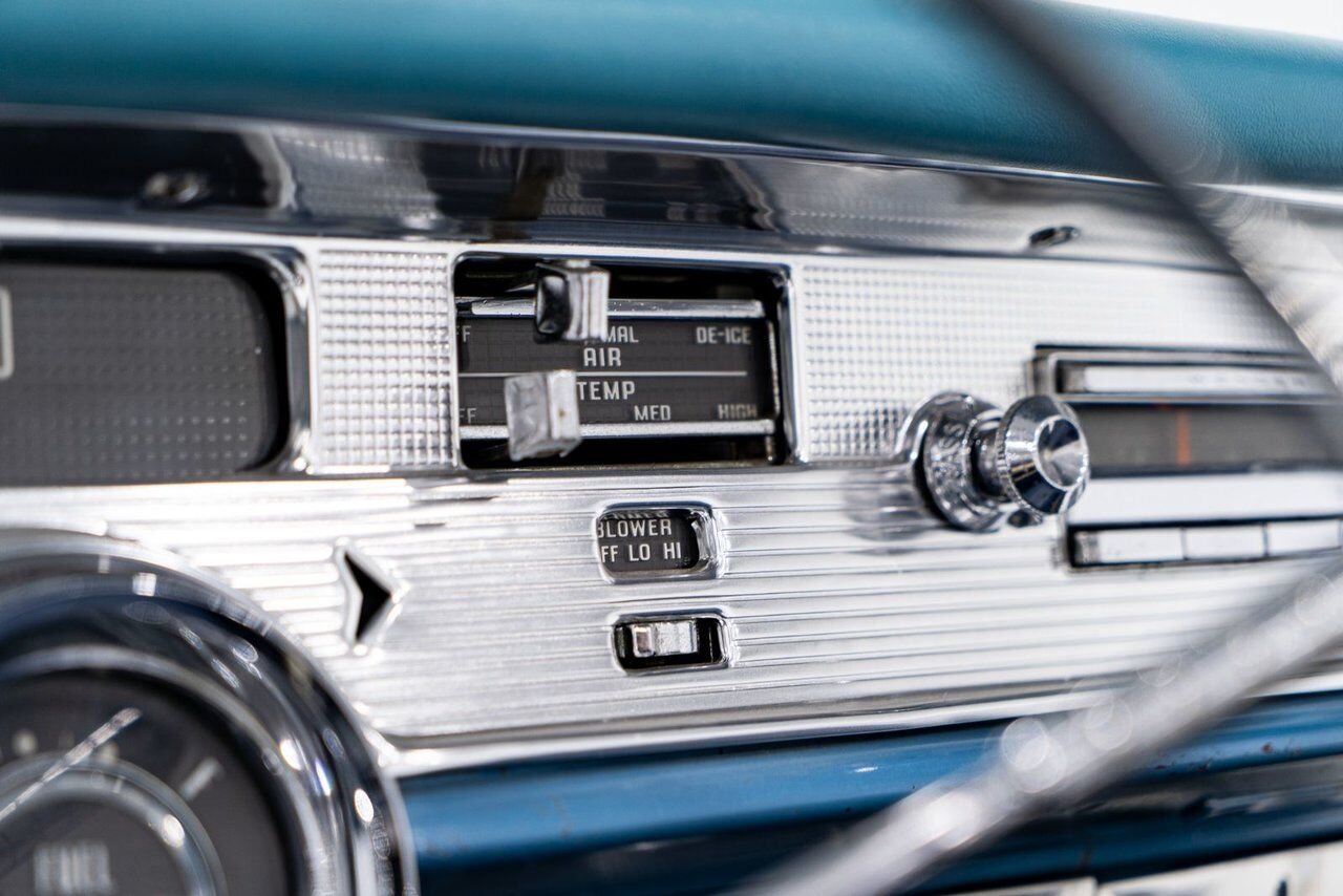 1957 Pontiac Bonneville *PRICE IN USD* Fuel injected 347/315HP 1 of 630 produced White Montreal - photo #78