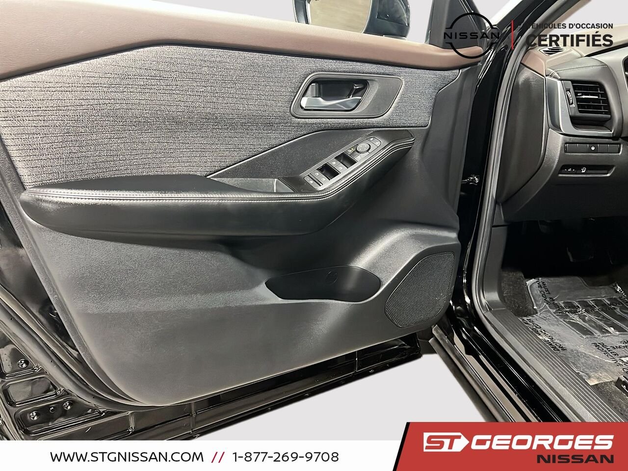 2023 Nissan Rogue Black Saint-Georges - photo #10