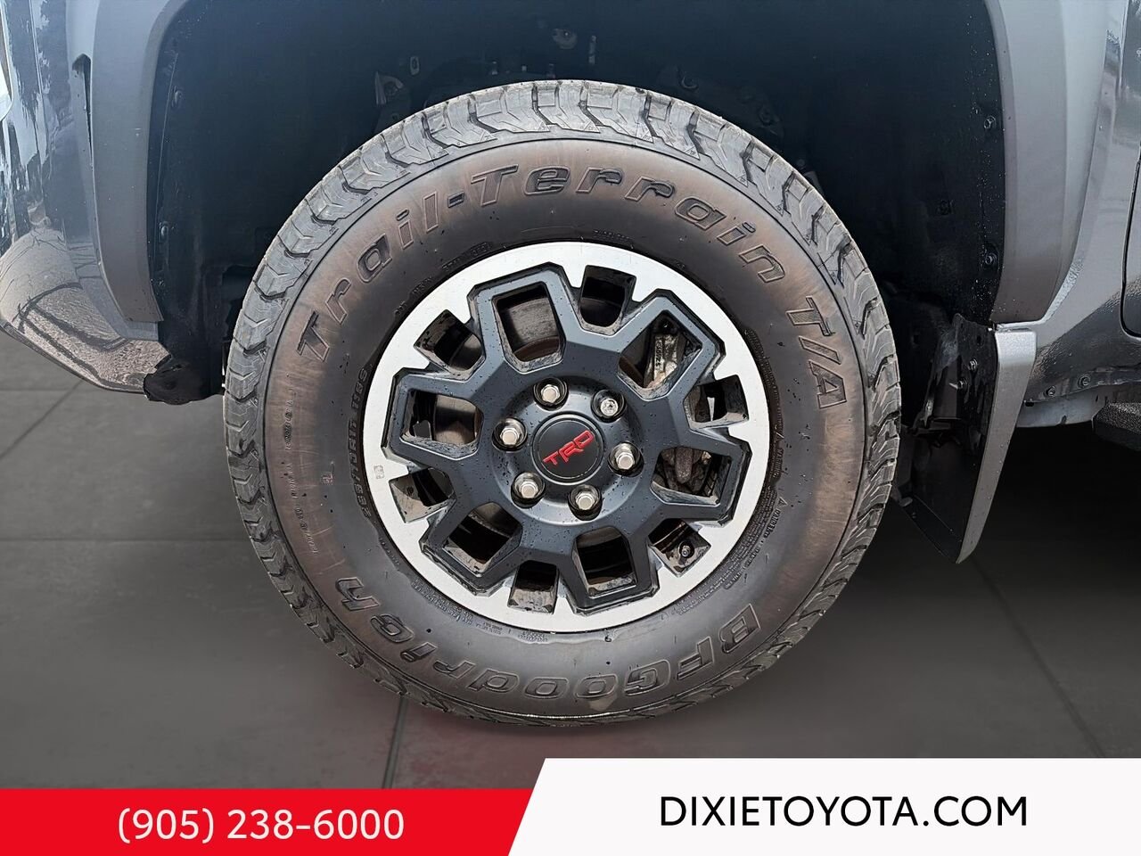 2024 Toyota Tacoma TRD OFFROAD PREMIUM 4WD / HEATED SEATS / LEATHER SURFACE / MOONROOF / ALLOY WHEELS / CARPLAY AND ANDROID AUTO gray Mississauga - photo #6