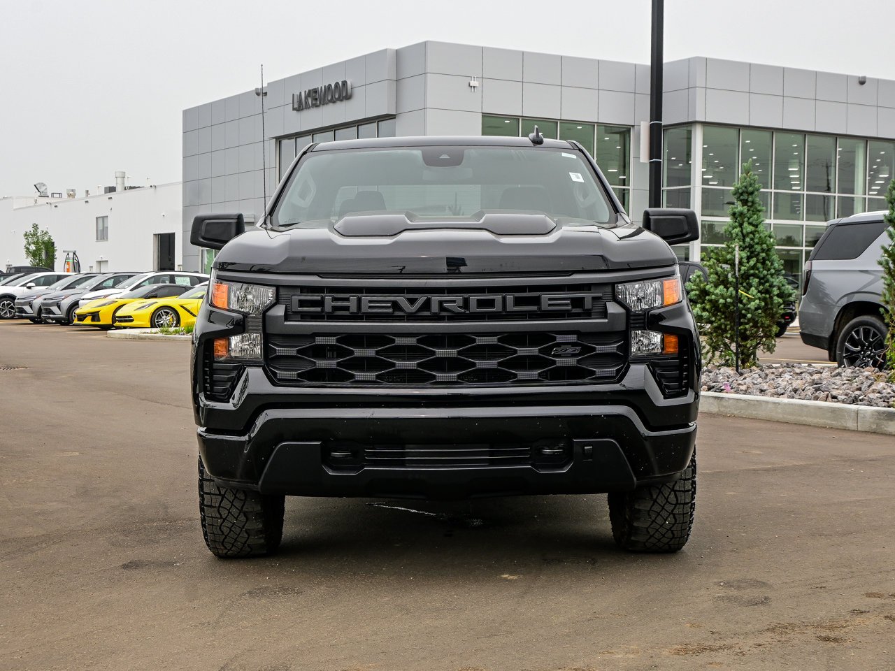 2025 Chevrolet Silverado 1500 4WD Crew Cab 147 Custom Trail Boss Black Sherwood Park - photo #2