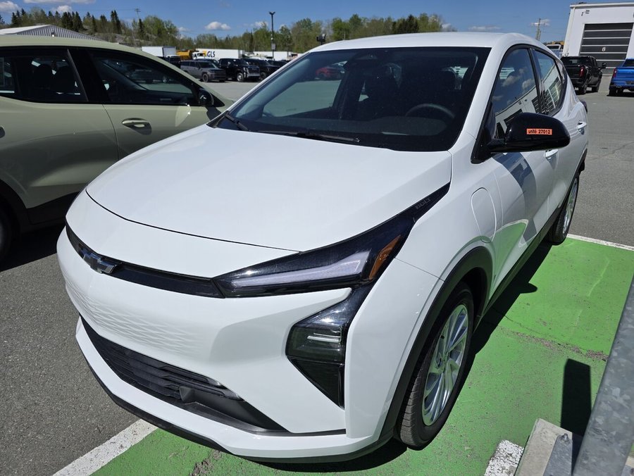 2027 Chevrolet Bolt 2027 Summit White