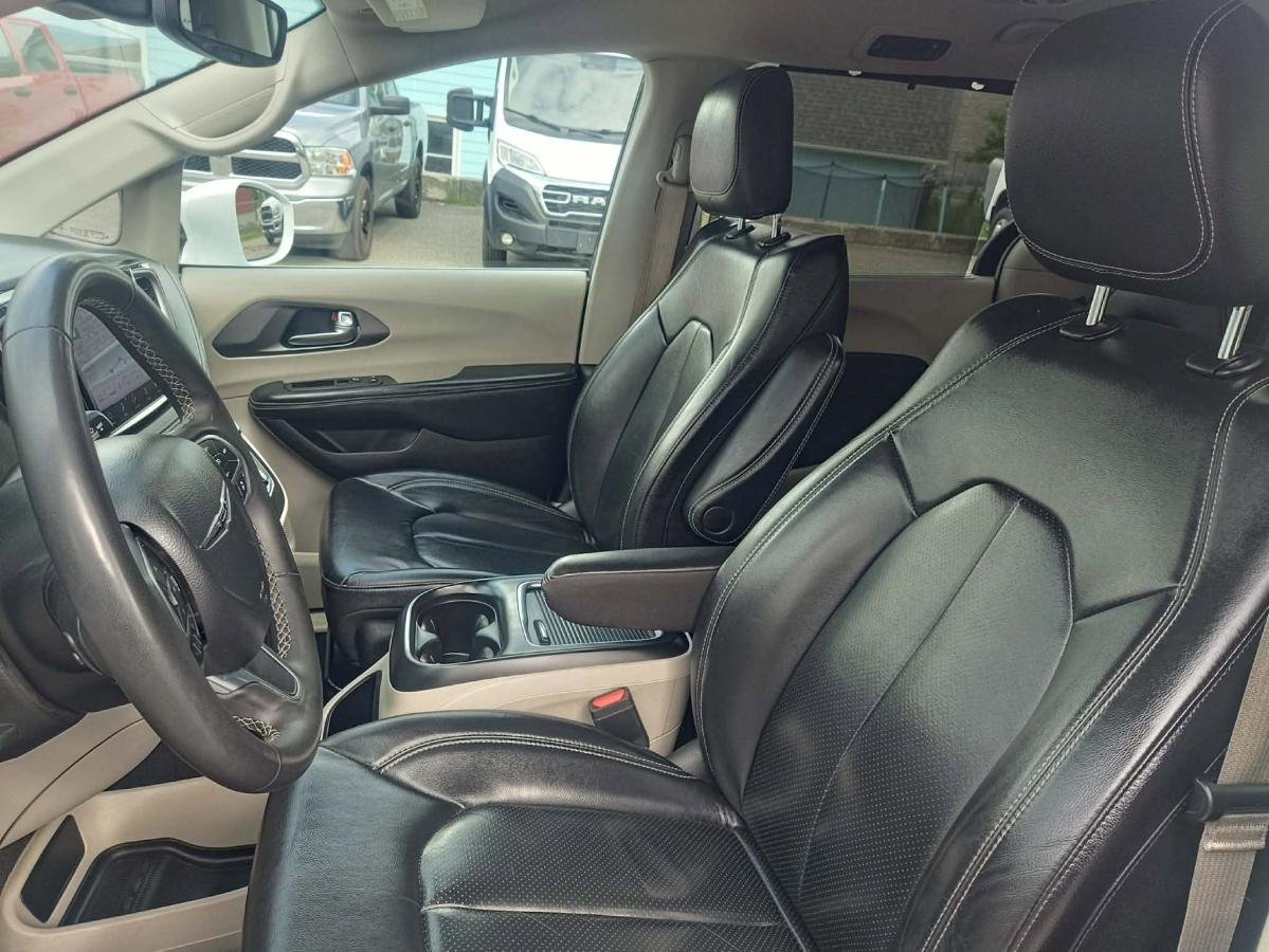 2022 Chrysler Pacifica White Lac Mégantic - photo #9