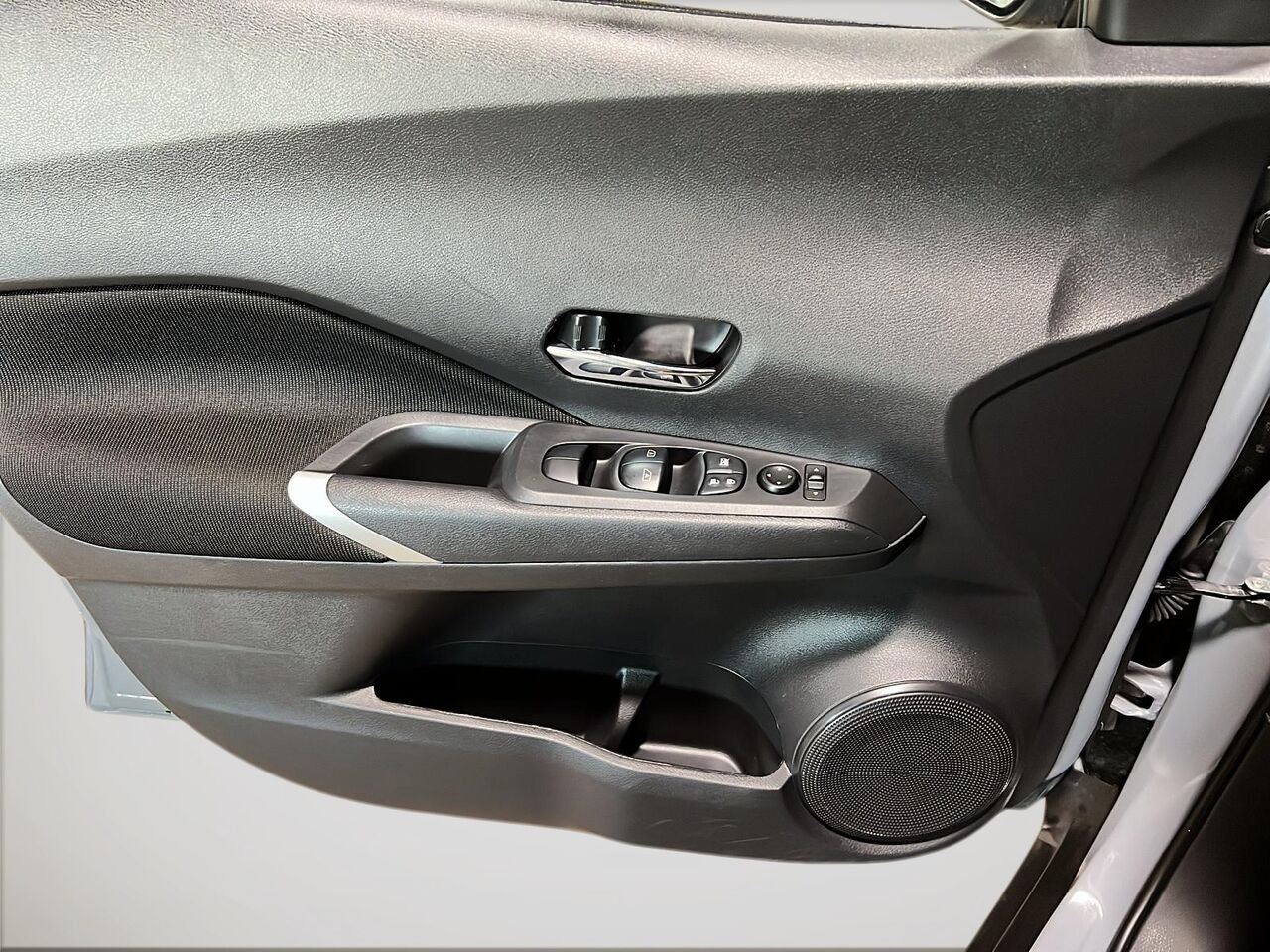 Nissan KICKS PLAY SV TA 2025 Gris Québec - photo #10