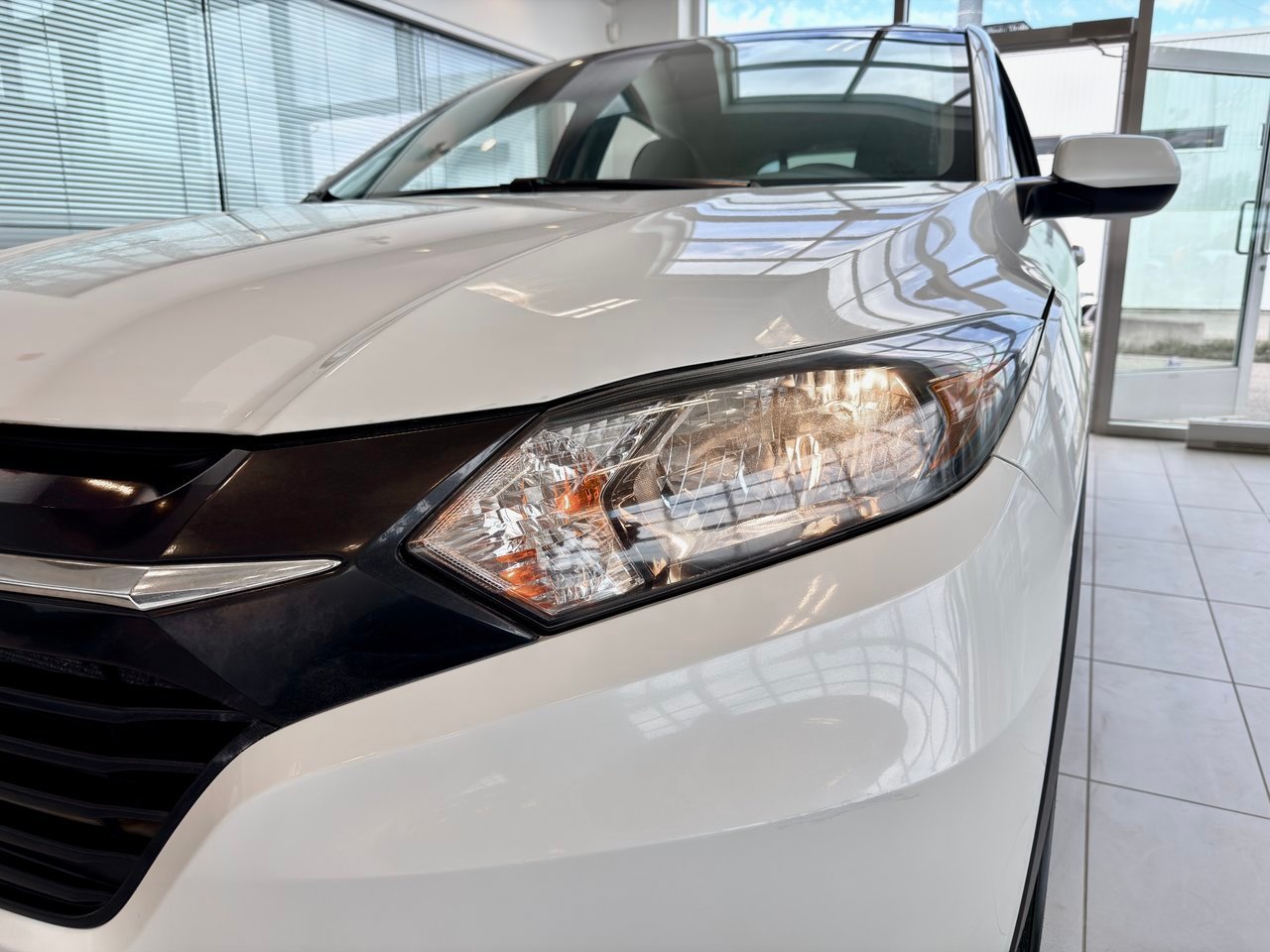 2016 Honda HR-V Notre-Dame-des-Prairies - photo #4