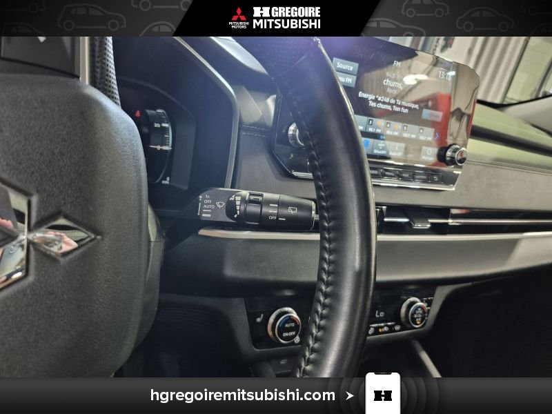 2023 Mitsubishi Outlander Plug-In Hybrid Black Saint-Eustache - photo #23