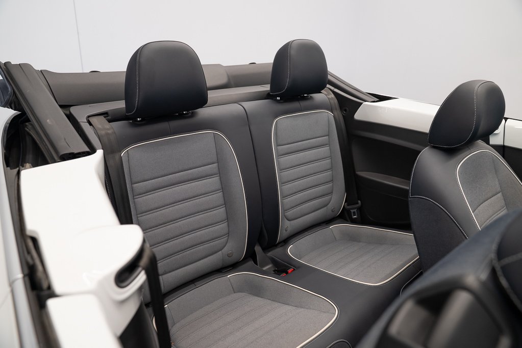 Volkswagen Beetle Trendline+ cabriolet 2 portes 2016 Blanc Kirkland - photo #29