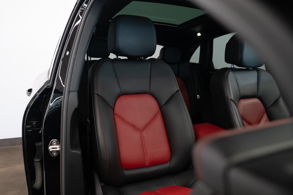 2018 Porsche Macan Sport \\ LOW KM Black Kirkland - photo #20