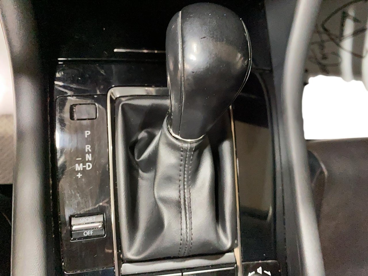 2019 Mazda Mazda3 VIN JM1BPBDM0K1121945 Red Baie-Comeau - photo #11