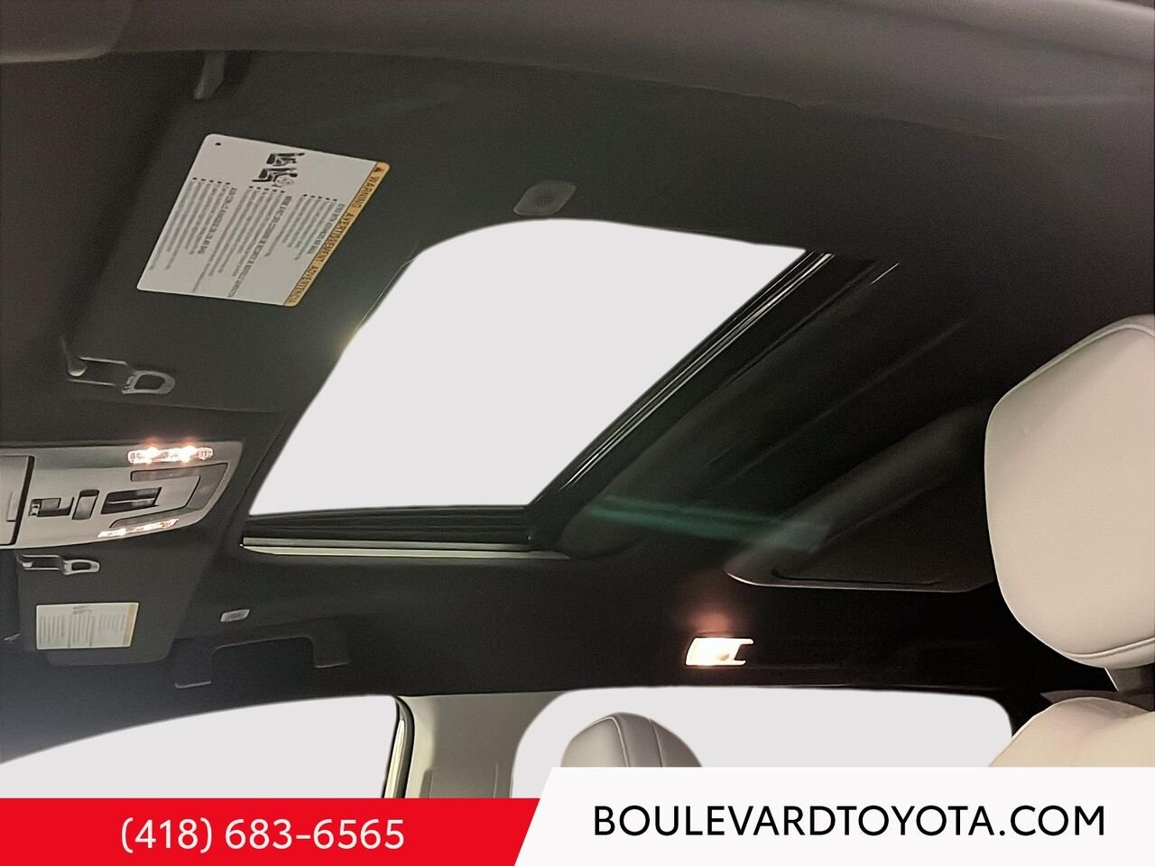 2025 Toyota Sienna 99661A-50 | XSE, AWD, 7 PASSAGERS Celestial Silver Metallic Québec - photo #10