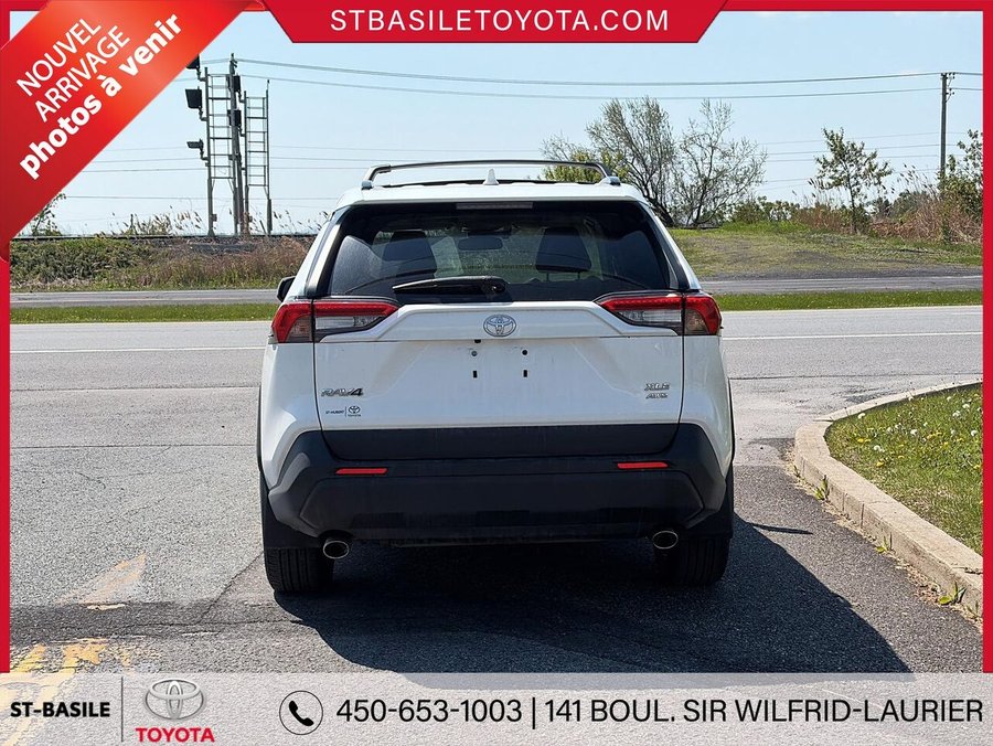 2021 TOYOTA RAV4 2021 White