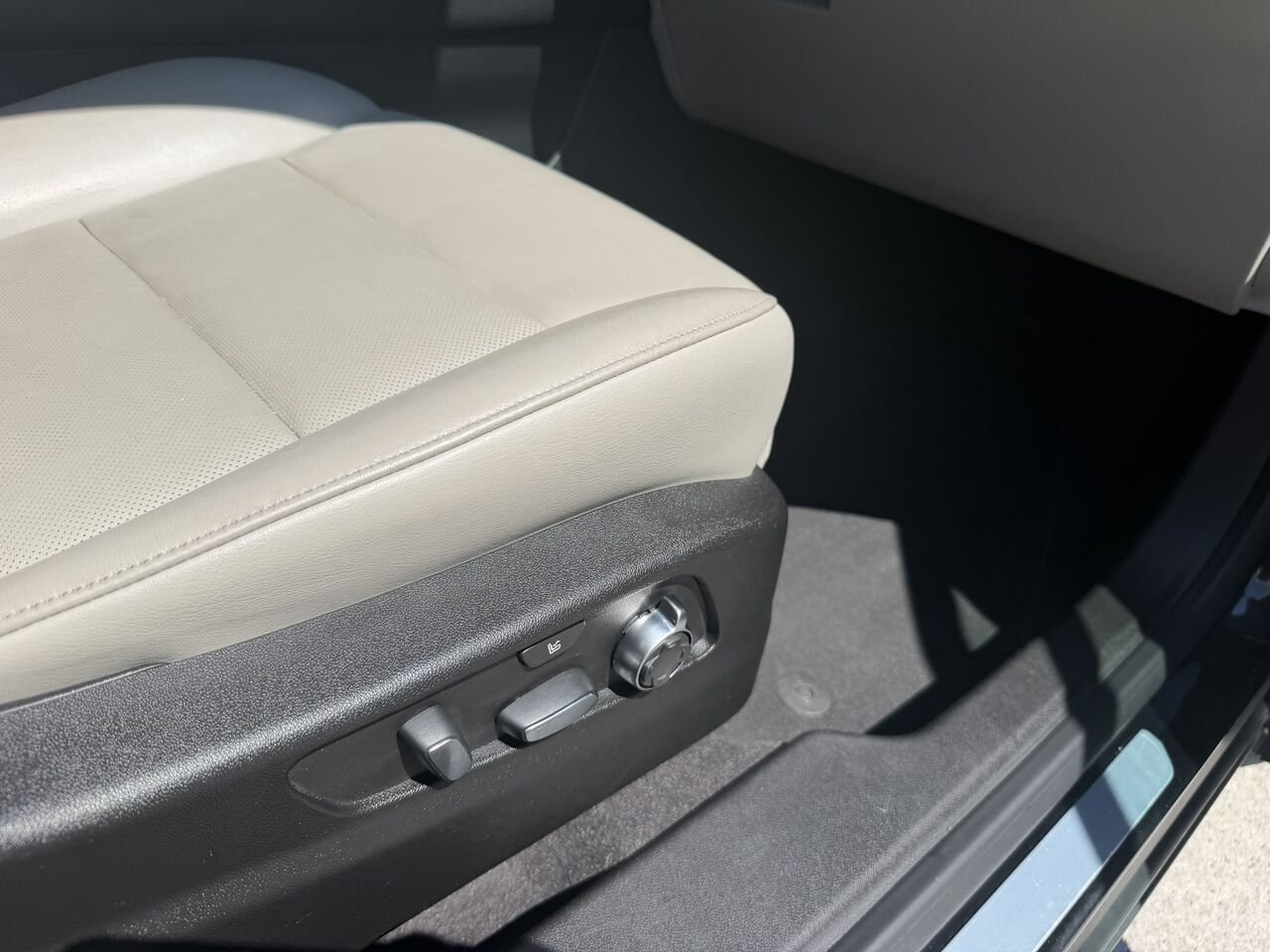 2019 Cadillac XT4 PREMIUM LUXURY AWD Black Laval - photo #18