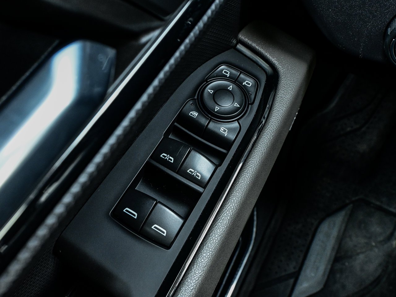 2024 Chevrolet Silverado 1500 4WD Crew Cab 147 ZR2 Blue Sherwood Park - photo #17