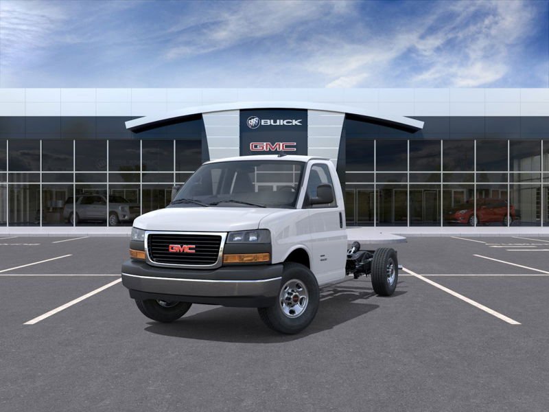 GMC Fourgonnette commerciale tronquée Savana 3500 fourgonnette 139 po 2026 BLANC SOMMET