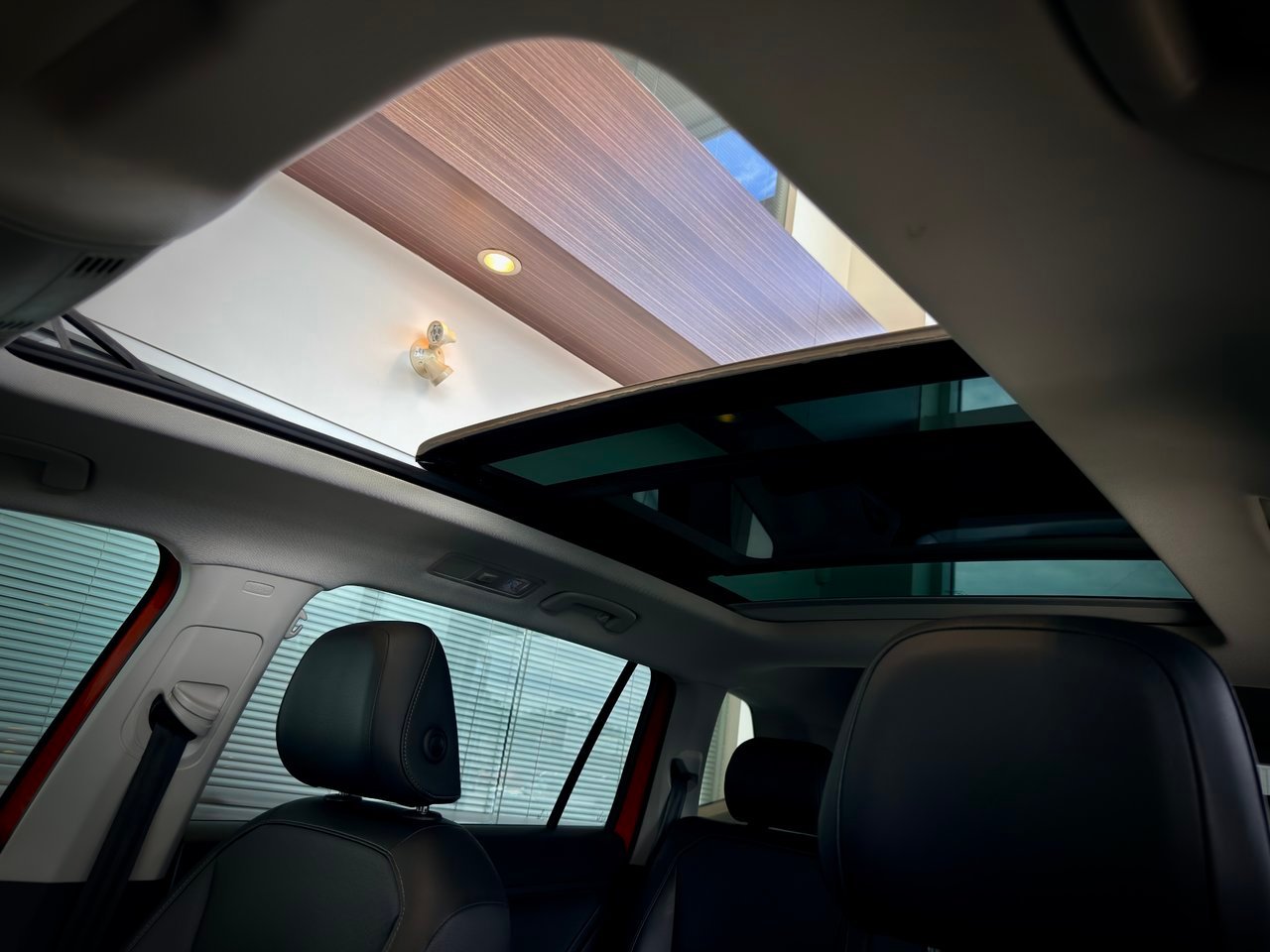 Volkswagen Tiguan 2019 Orange Notre-Dame-des-Prairies - photo #21