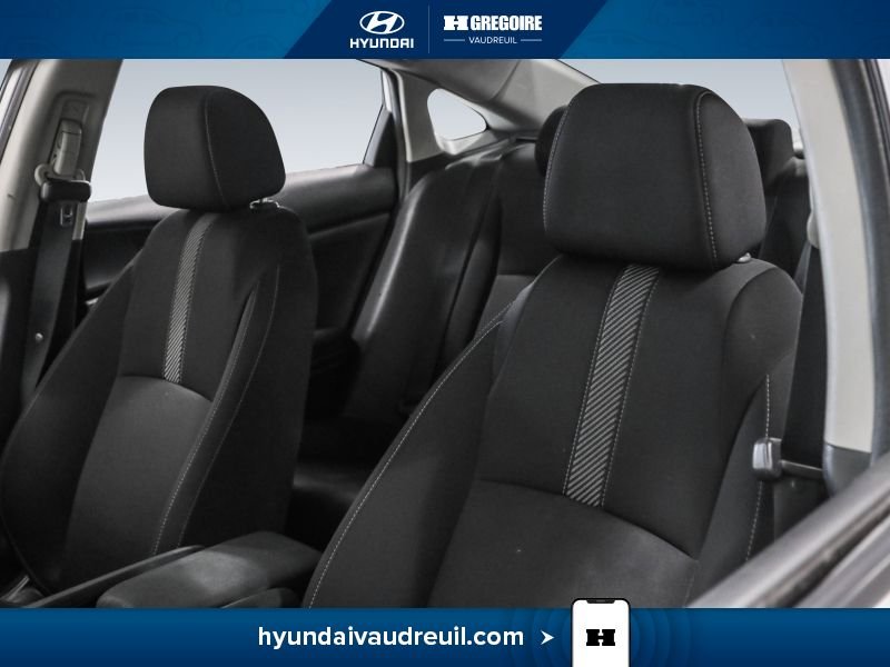 2018 Honda Civic White Laval - photo #15