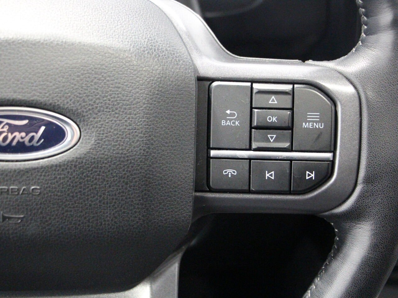 2024 Ford Super Duty F-250 SRW Agate Black Metallic Châteauguay - photo #17