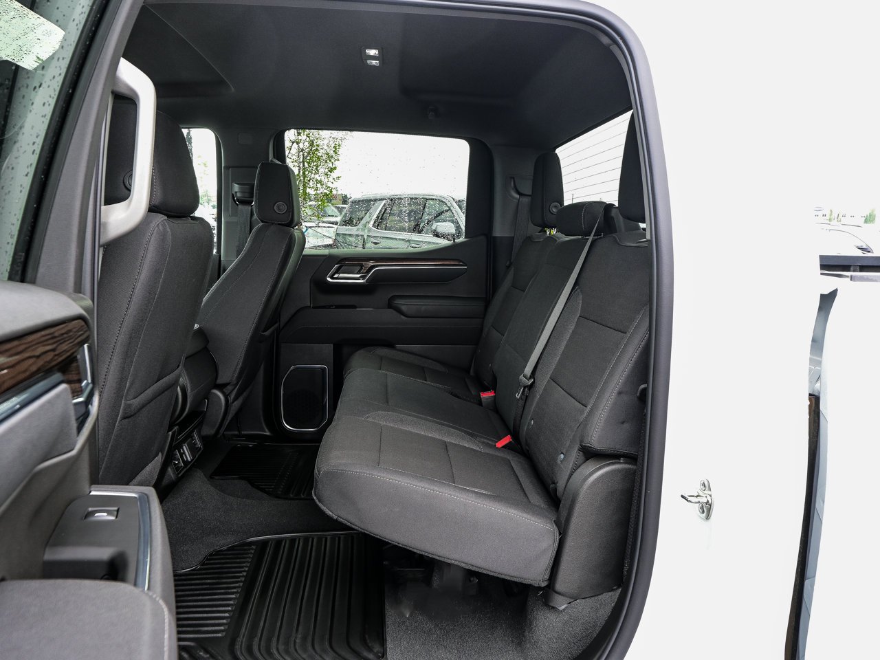 2026 Chevrolet Silverado 1500 4WD Crew Cab 147 LT White Sherwood Park - photo #29