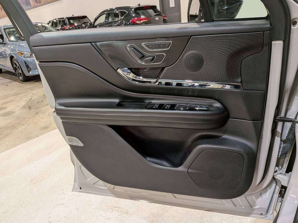 2023 Lincoln Corsair Grand Touring AWD White Val-David - photo #32