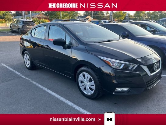 2022 Nissan Versa 2022 Black