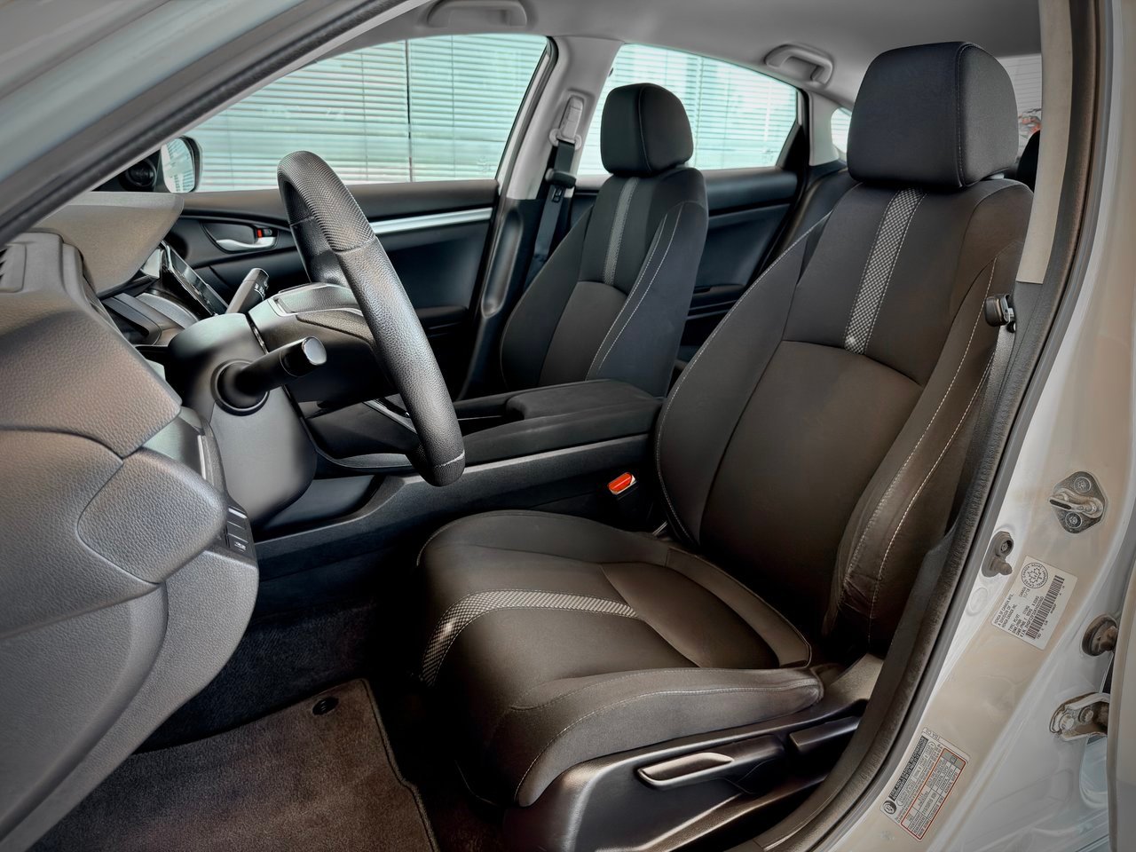 2019 Honda Civic Sedan White Notre-Dame-des-Prairies - photo #13
