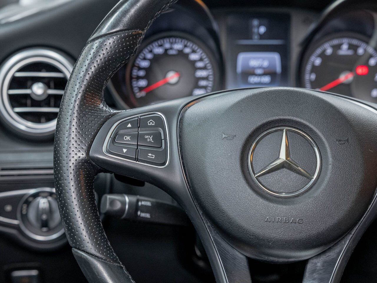 Mercedes-Benz GLC 300 4MATIC *TOIT* NAV CUIR SIÈGES CHAUFF 2018 Gris Saint-Jérôme - photo #14