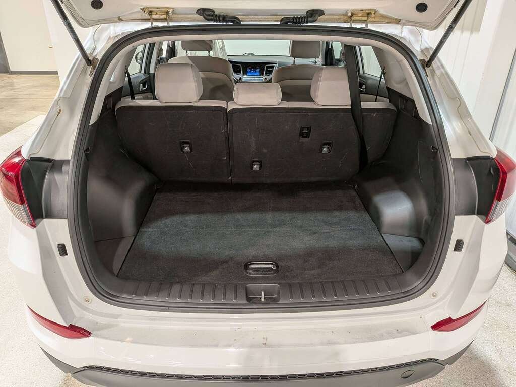 Hyundai Tucson AWD 4dr 2.0L 2017 Blanc Val-David - photo #6