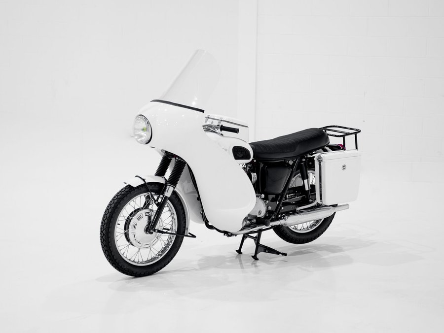 1968 Triumph Trophy TR6P Saint 1968 White