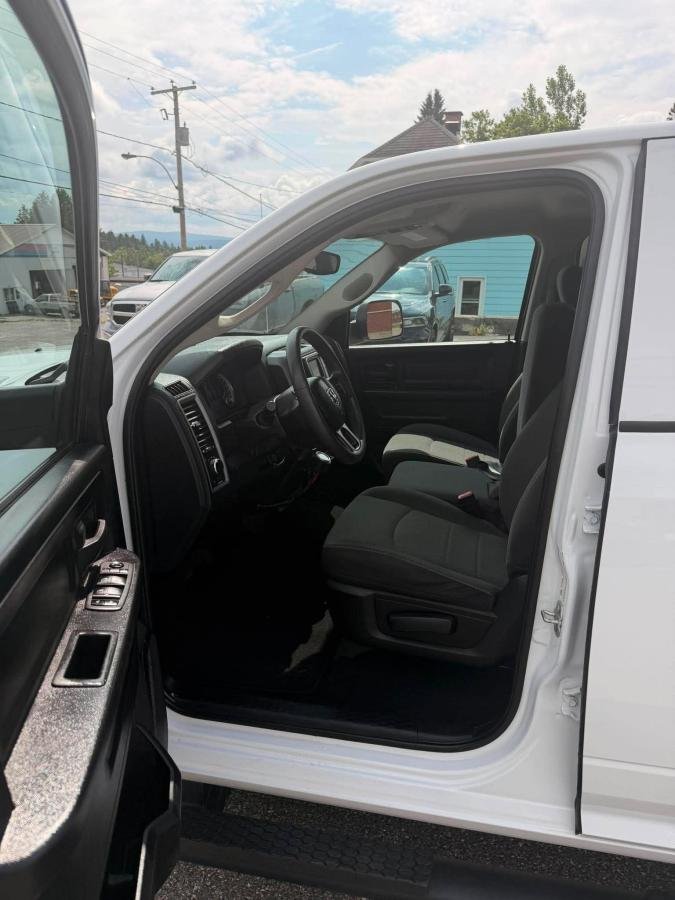 2023 RAM 1500 Classic Beige Lac Mégantic - photo #11