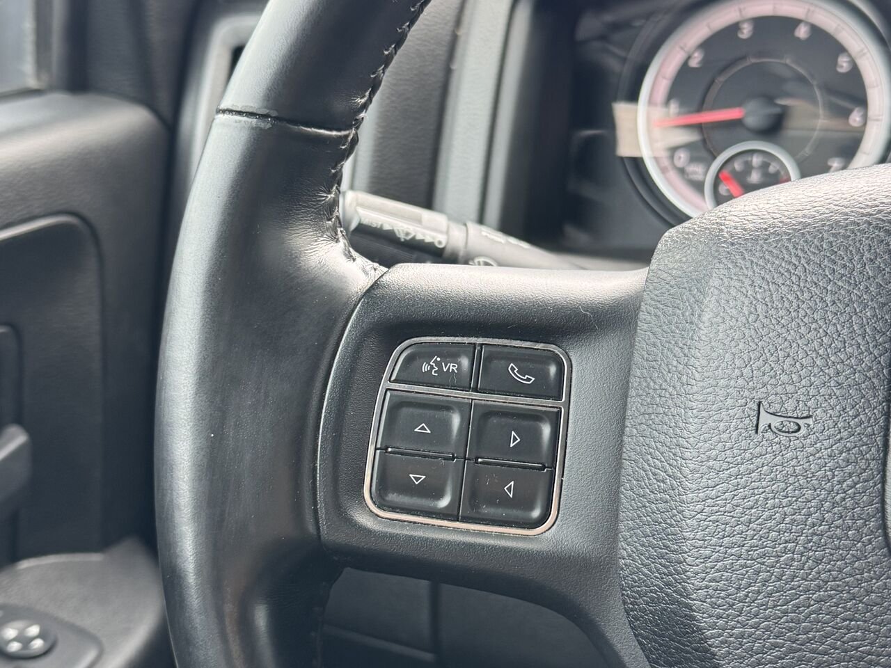 Ram 1500 Classic 2019 Noir Granby - photo #18