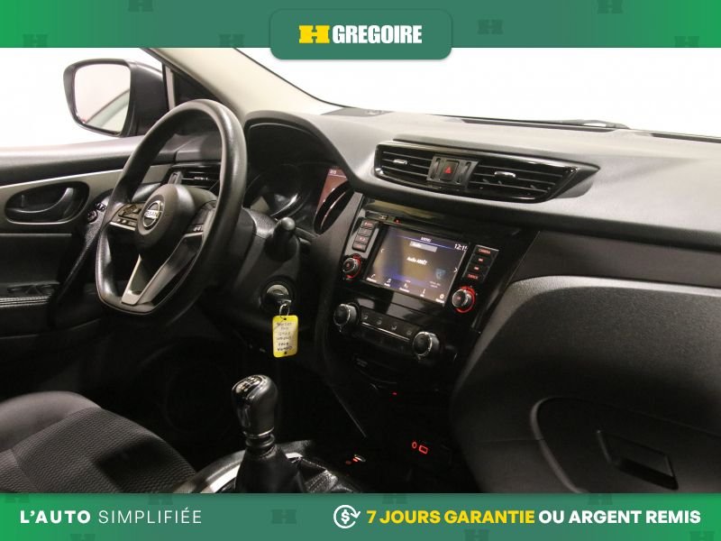 Nissan Qashqai 822289 | S FWD MANUEL AC GR ELECT CAM RECUL BLEUTOOTH 2020 Gris Laval - photo #29