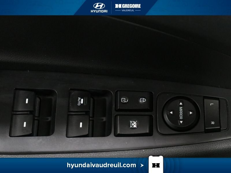 2017 Hyundai Tucson White Laval - photo #16