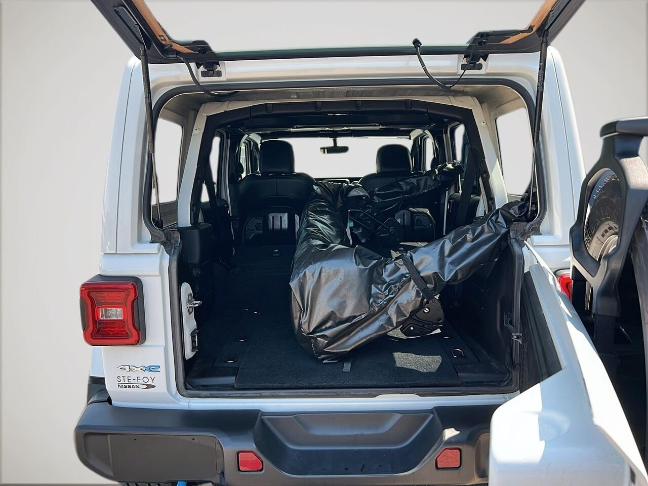 Jeep WRANGLER 4XE UNLIMITED COLD WEATHER GROUP 2022 Blanc Québec - photo #5