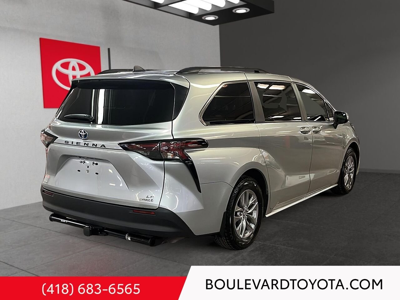 Toyota Sienna 100068A-76 | LE, AWD 2024 Argent céleste métallisé Québec - photo #3