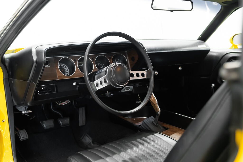 Dodge Challenger 1972 Jaune Montréal - photo #12