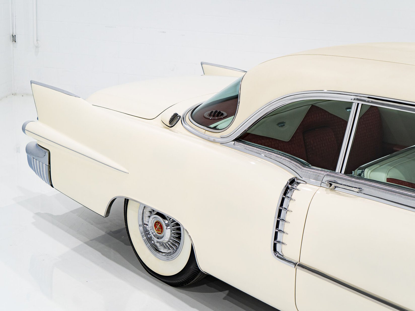 1956 Cadillac Eldorado Seville With Factory A/C | PRIX EN USD White Montreal - photo #5