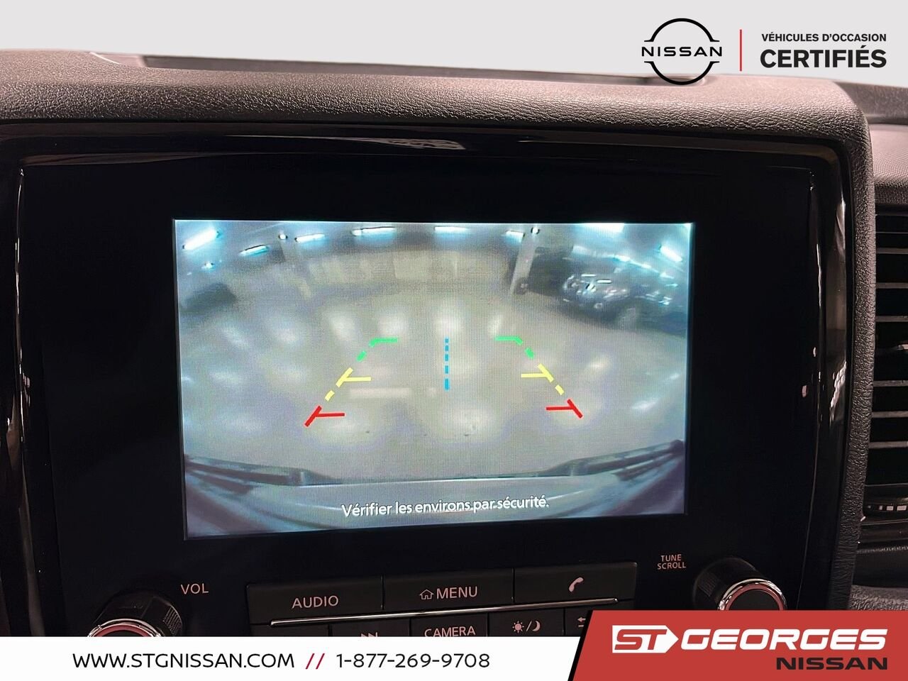 Nissan Frontier 2023 Gris Saint-Georges - photo #17