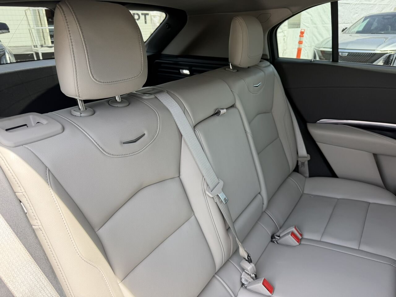 2023 Cadillac XT4 LUXURY AWD FINANCEMENT À PARTIR DE 3.99% STOCK XP5650 Black Laval - photo #14