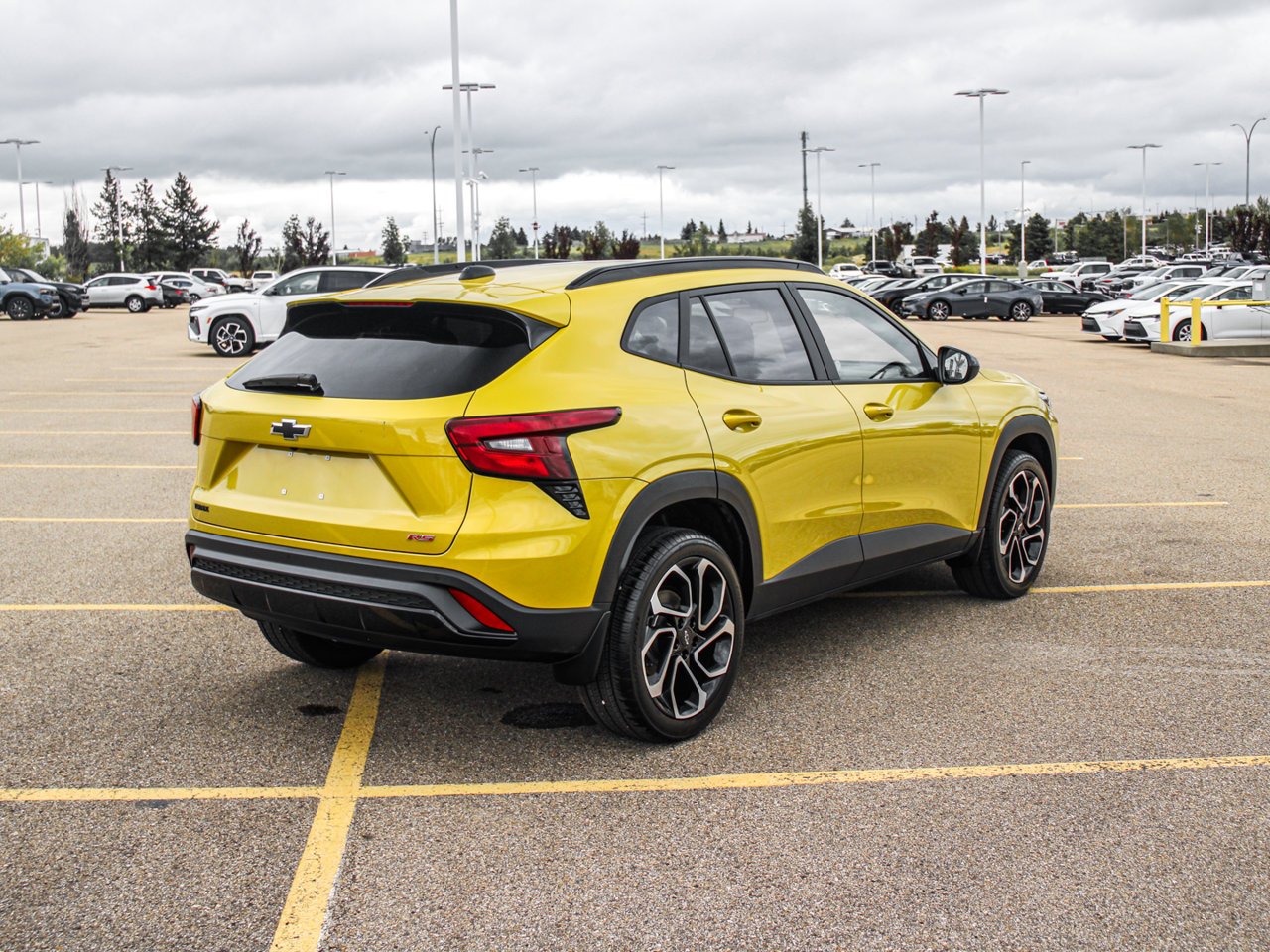 2024 Chevrolet Trax FWD 4dr 2RS Yellow Sherwood Park - photo #8