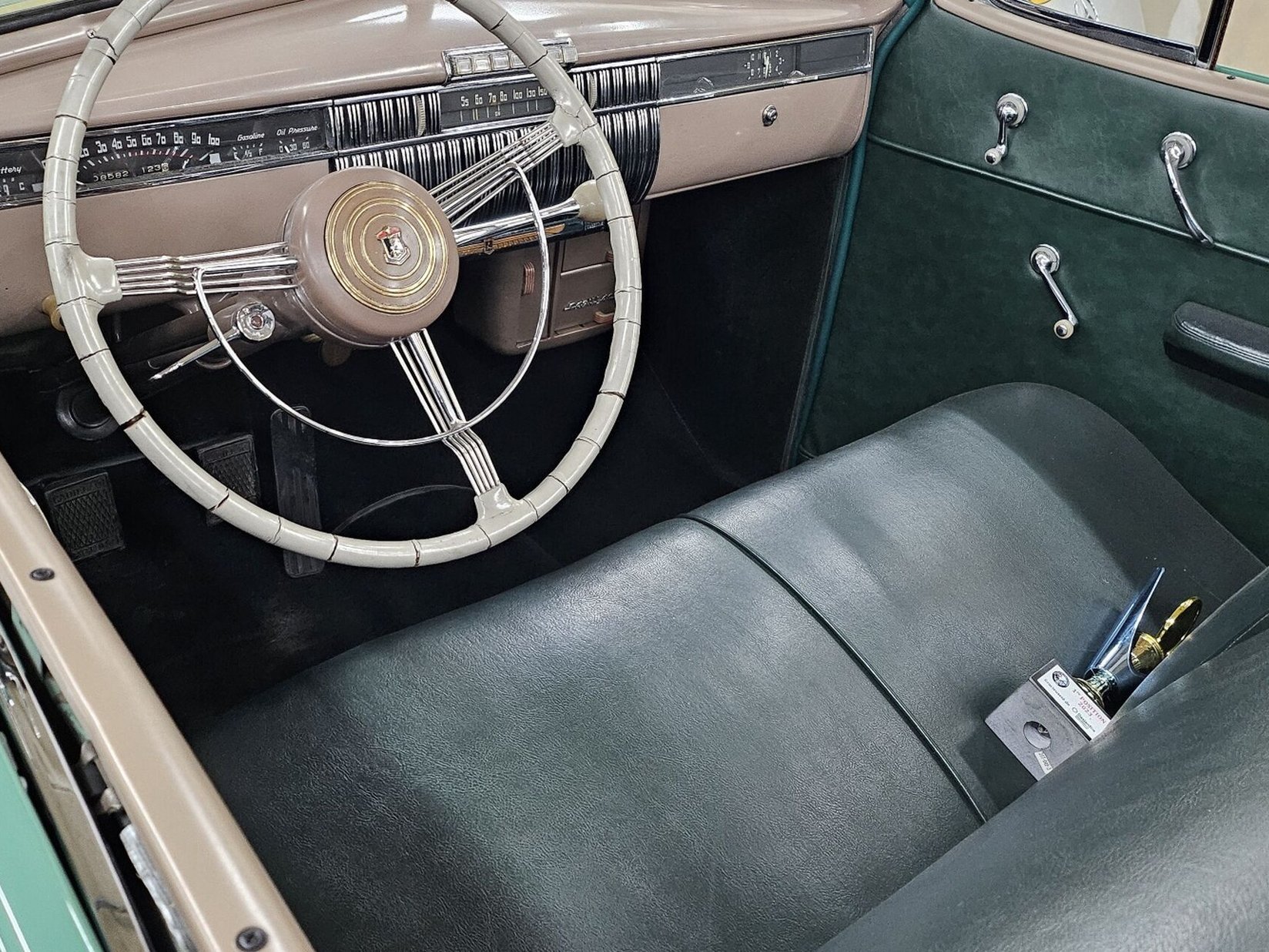 1940 Cadillac La Salle Green Montreal - photo #1
