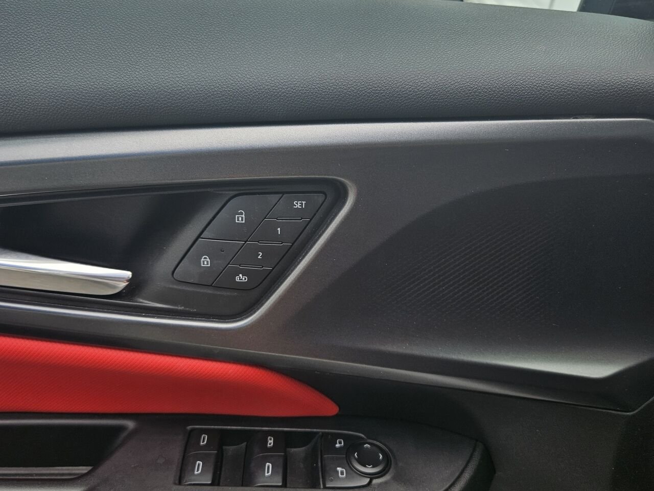 Chevrolet Equinox EV 4 portes RS 2025 Blanc Thetford Mines - photo #11