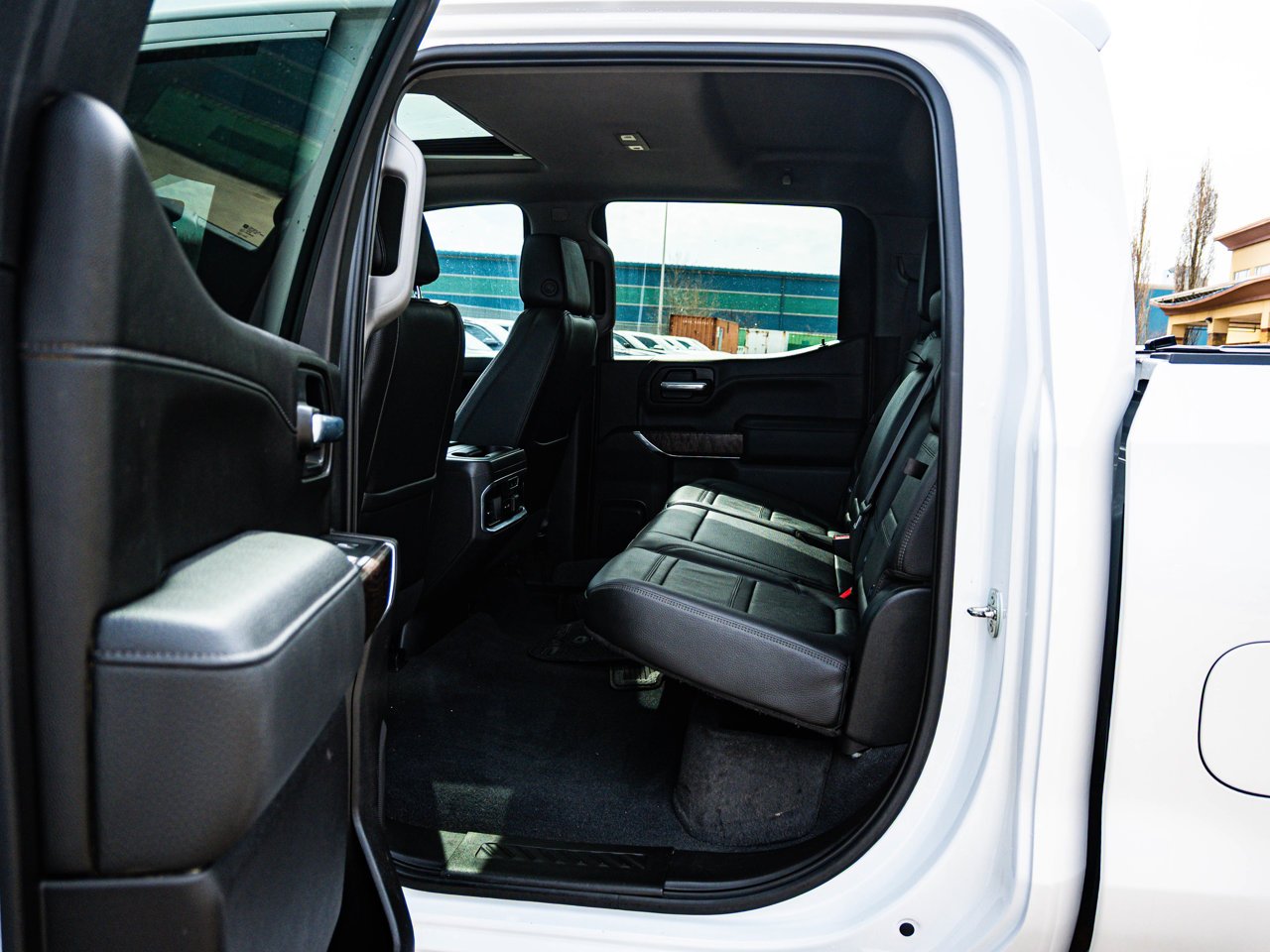 2021 GMC Sierra 1500 4WD Crew Cab 147 Denali White Sherwood Park - photo #32