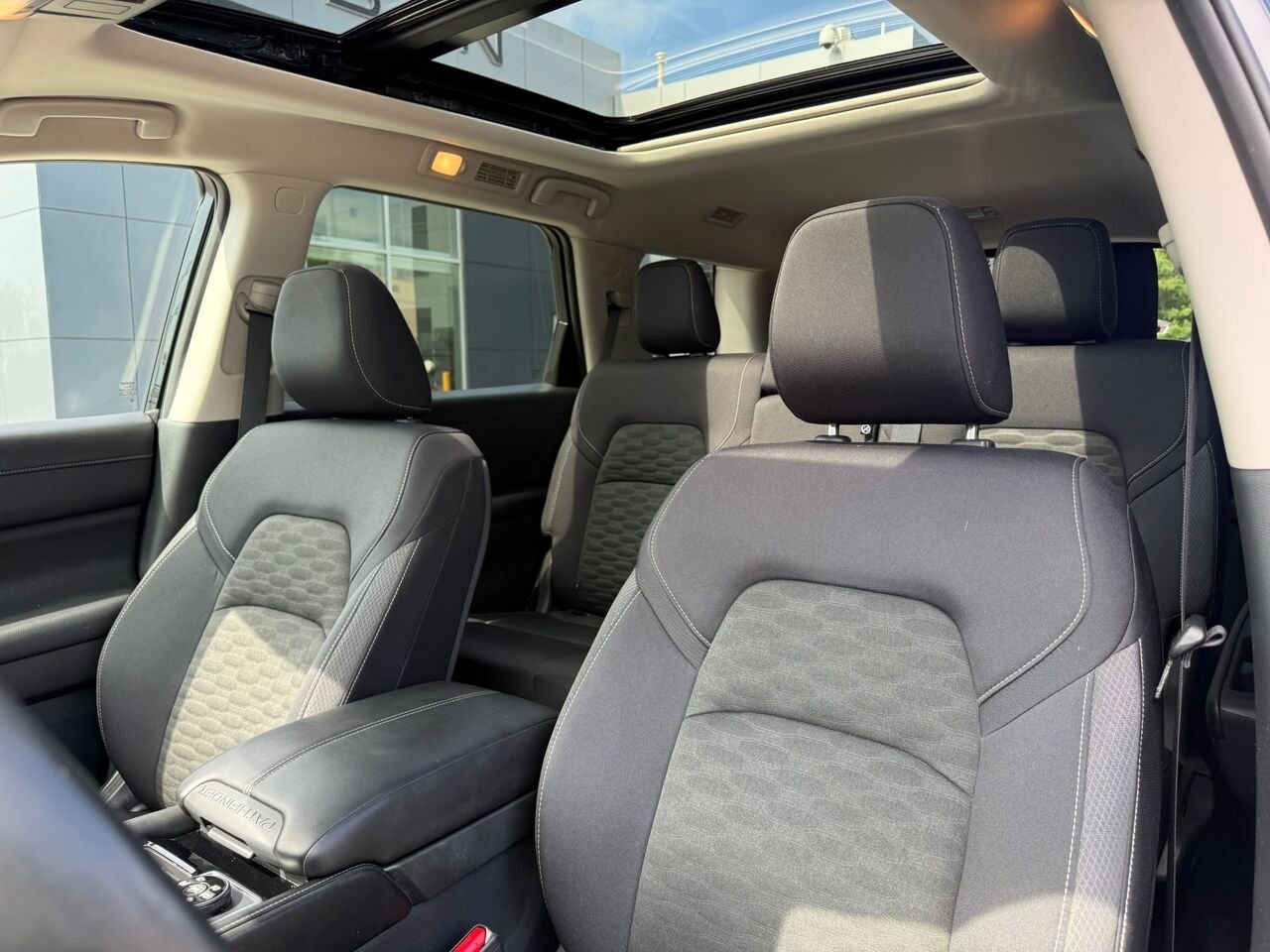 2024 Nissan Pathfinder SV 4RM Black Châteauguay - photo #10
