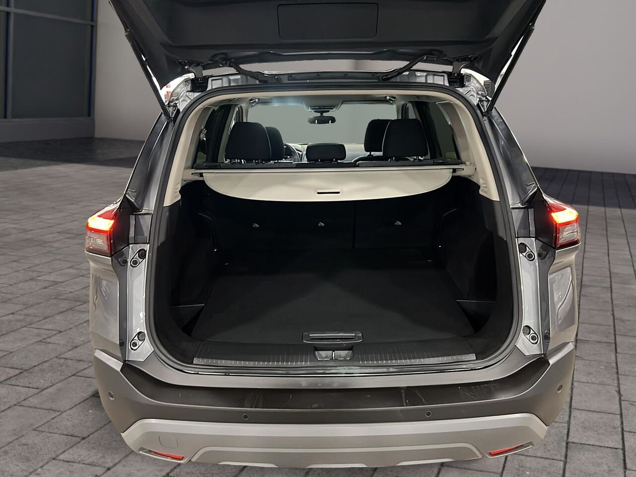 2023 Nissan Rogue Grey Québec - photo #5
