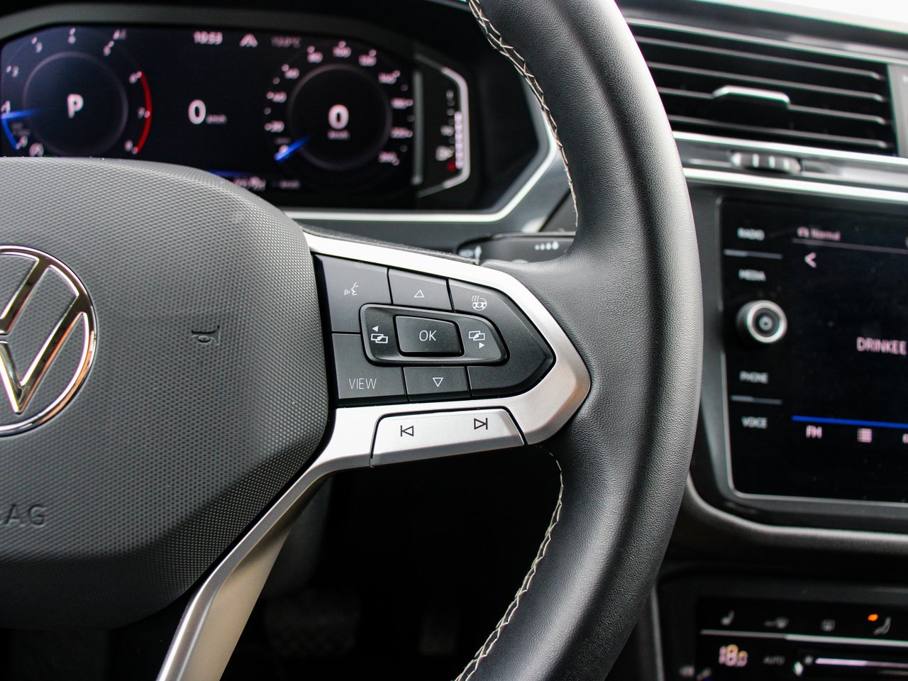 2024 Volkswagen Tiguan Comfortline 4MOTION Blue Sherwood Park - photo #20
