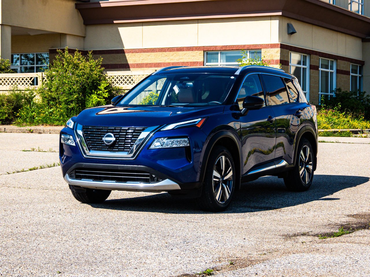 2023 Nissan Rogue AWD Platinum Blue Sherwood Park - photo #3