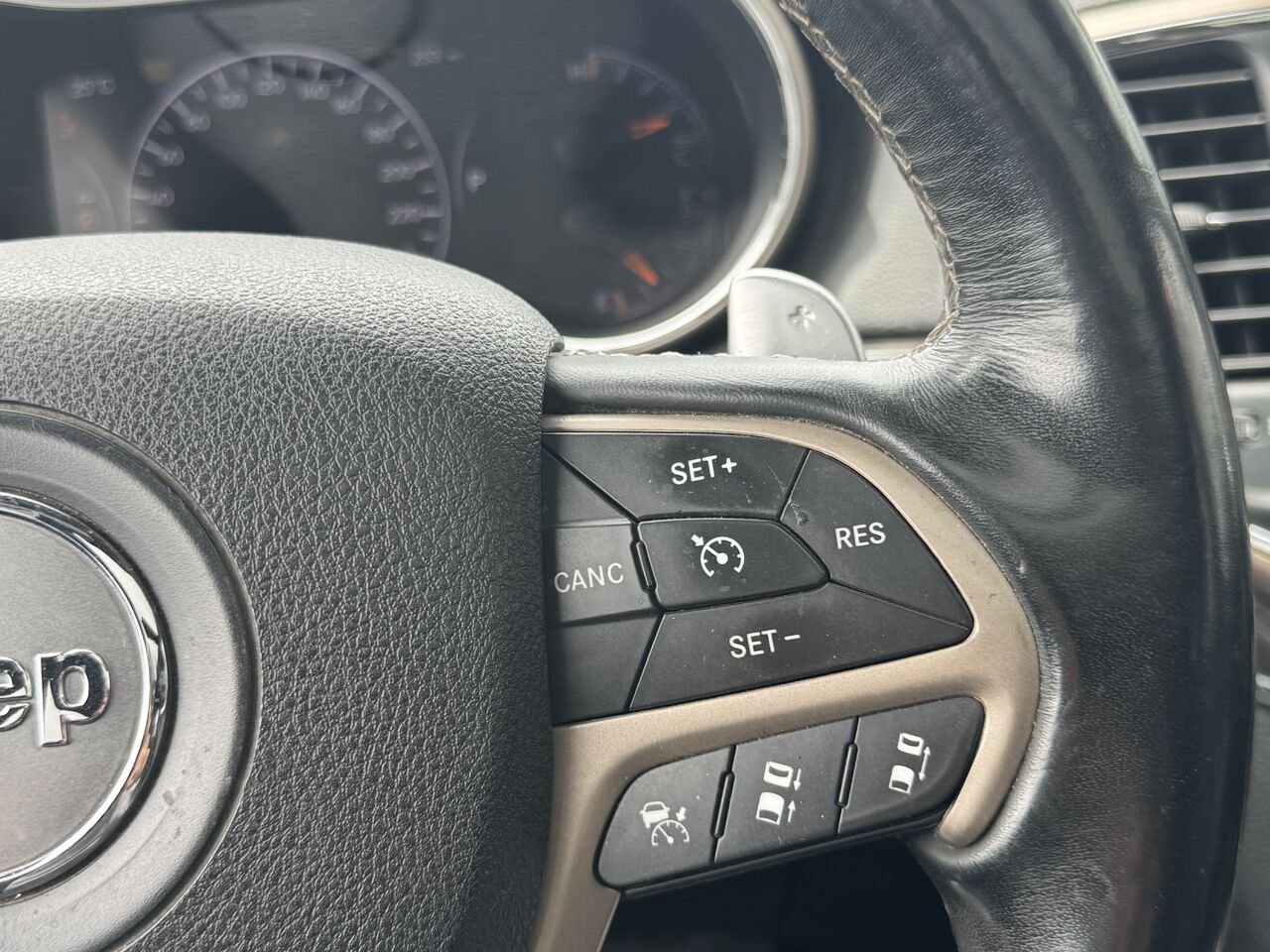 Jeep Grand Cherokee Overland 2016 Blanc Granby - photo #18