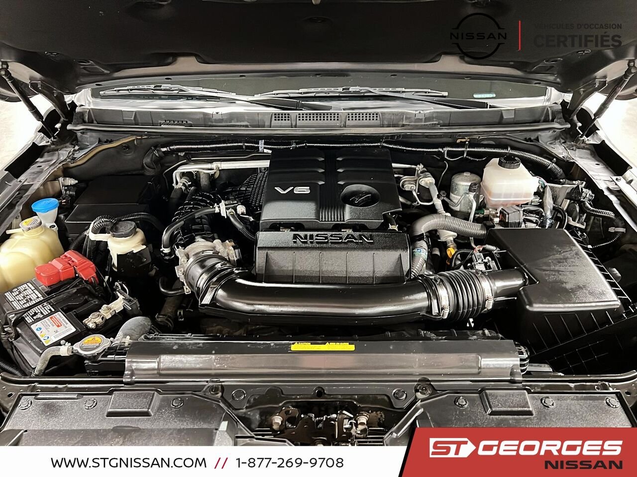 Nissan Frontier 2023 Gris Saint-Georges - photo #7