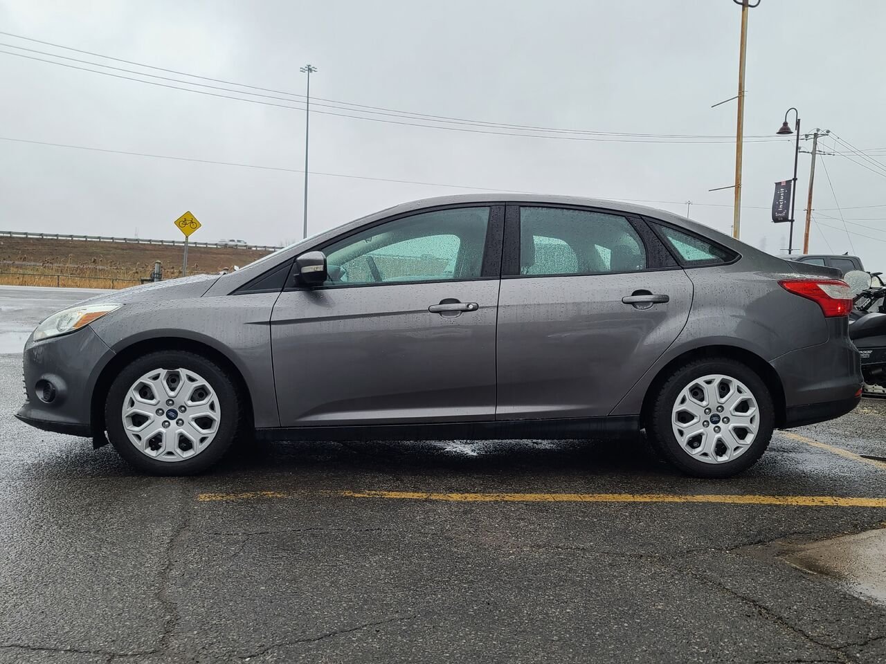 2013 Ford Focus Grey  - photo #3